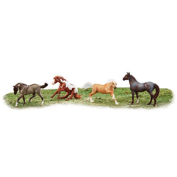 Breyer- Stablemates Wild At Heart Set 3 Breyer- Stablemates Wild At Heart Set